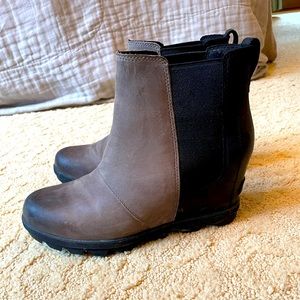 Sorel Joan Of Arctic Wedge II Chelsea Boots 9